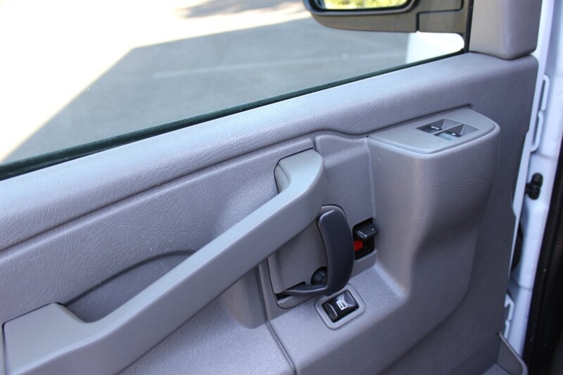 Used 2020 GMC Savana 2500 w/ Driver Convenience Package RWD image 11