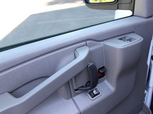 Used 2020 GMC Savana 2500 w/ Driver Convenience Package RWD image 11