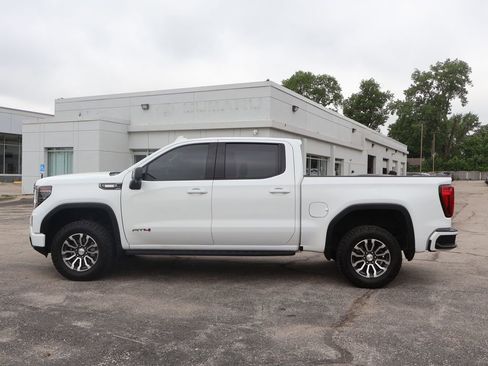 Used 2022 GMC Sierra 1500 AT4 w/ AT4 Premium Package AWD/4WD image 5