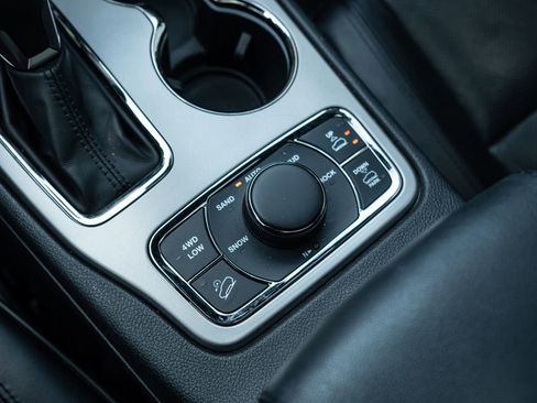 Used 2020 Jeep Grand Cherokee High Altitude image 34