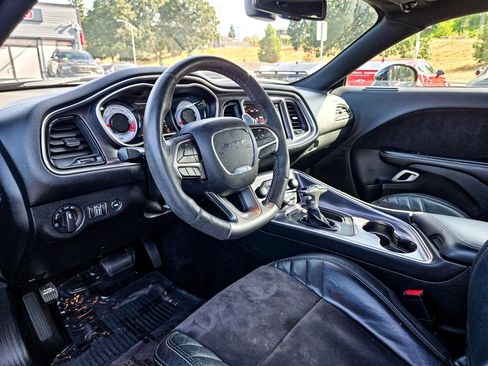 Used 2018 Dodge Challenger SRT Demon RWD image 9