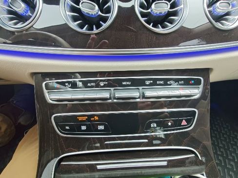 Used 2023 Mercedes-Benz E 450 Cabriolet image 13