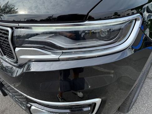 New 2025 Jeep Wagoneer Base w/ Premium Group I image 13