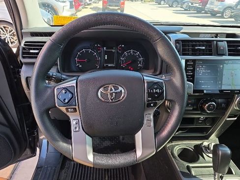 Used 2022 Toyota 4Runner SR5 Premium w/ Moonroof Package AWD/4WD image 16