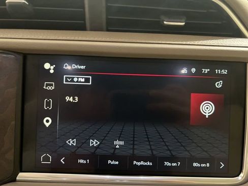 Used 2024 GMC Yukon XL Denali image 12