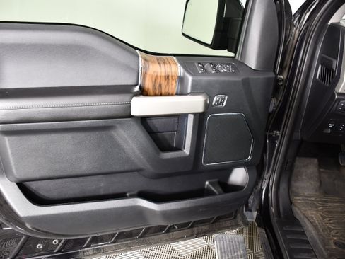 Used 2019 Ford F150 Lariat w/ Equipment Group 502A Luxury AWD/4WD image 44