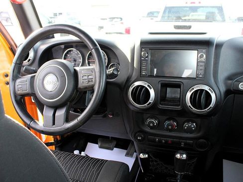 Used 2012 Jeep Wrangler Rubicon image 18