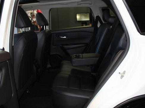 Used 2023 Nissan Rogue SL image 18