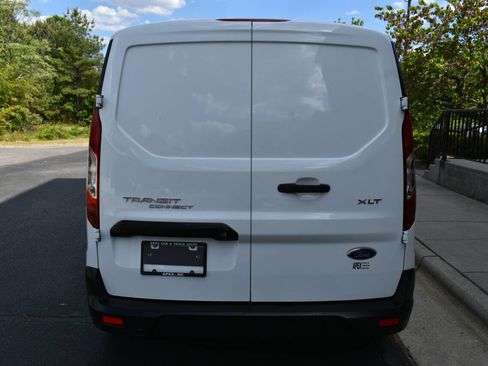 Used 2022 Ford Transit Connect XLT image 6
