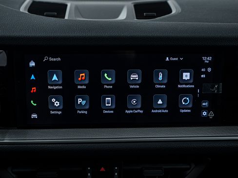 Certified 2025 Porsche Cayenne image 19