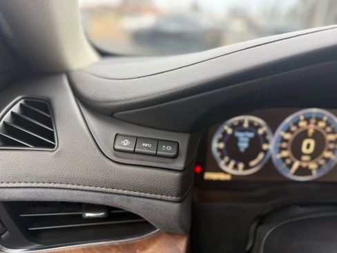 Used 2015 Cadillac Escalade ESV Luxury image 25