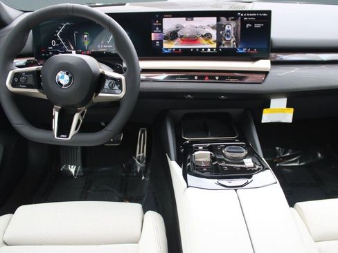 Used 2026 BMW 530i xDrive w/ M Sport Package AWD/4WD image 26