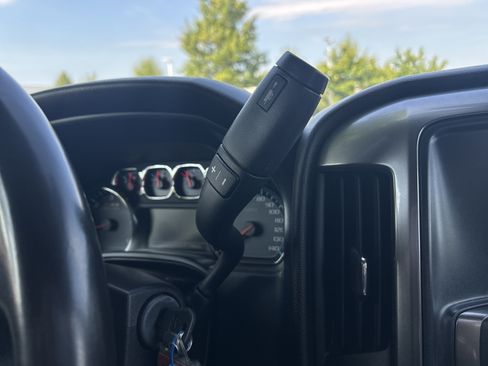 Used 2018 Chevrolet Silverado 1500 LT w/ All Star Edition AWD/4WD image 16