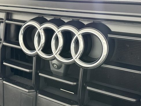 Used 2021 Audi Q8 Premium Plus w/ Premium Plus Package AWD/4WD image 36