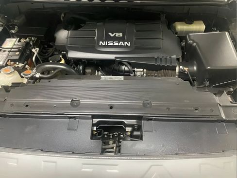Used 2017 Nissan Titan S AWD/4WD image 15