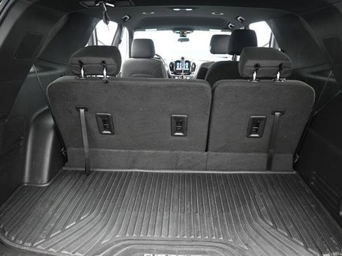 Used 2022 Chevrolet Traverse LT FWD image 20