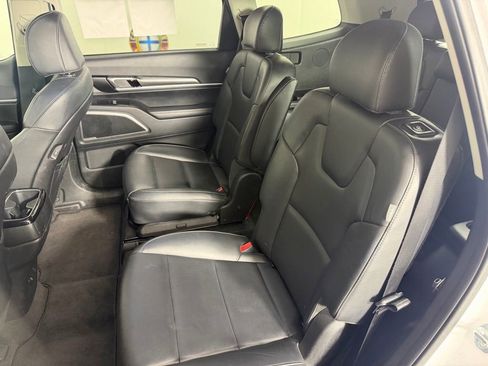 Used 2025 Kia Telluride S AWD/4WD image 16