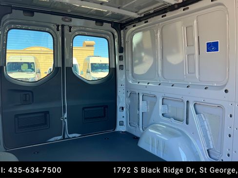 Used 2025 Mercedes-Benz Sprinter 2500 image 19