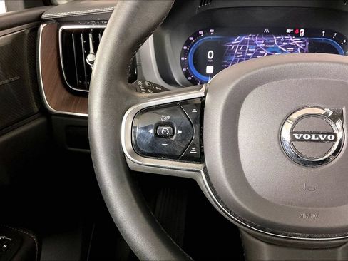 Used 2023 Volvo XC60 B5 Ultimate w/ Protection Package Premier FWD image 18
