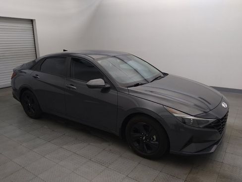 Used 2023 Hyundai Elantra SEL FWD image 11
