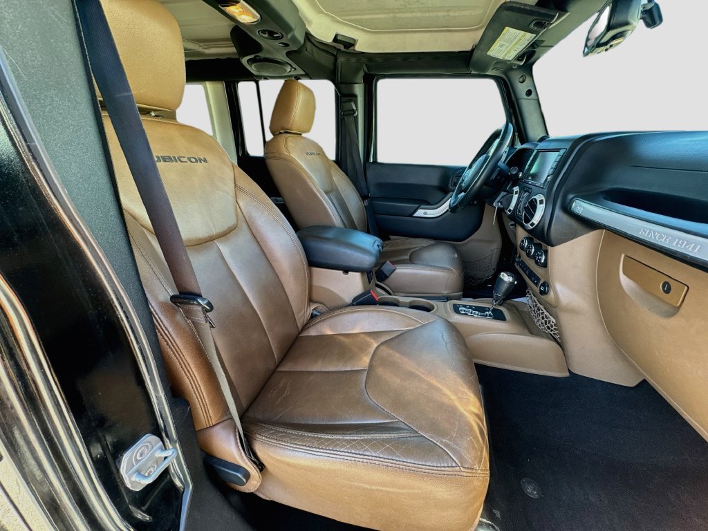 Used 2014 Jeep Wrangler Unlimited Rubicon w/ Connectivity Group AWD/4WD image 31
