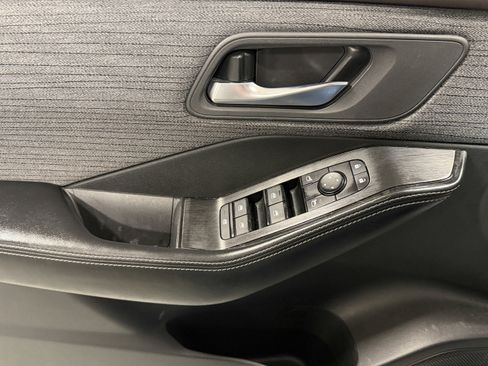 Used 2023 Nissan Rogue SV image 20