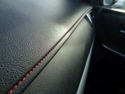 Used 2015 Toyota Camry SE image 18