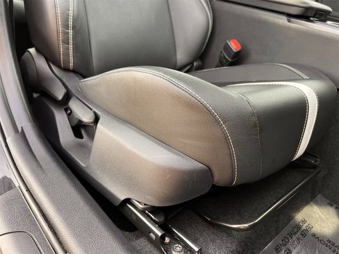 Used 2025 Toyota Camry SE image 26