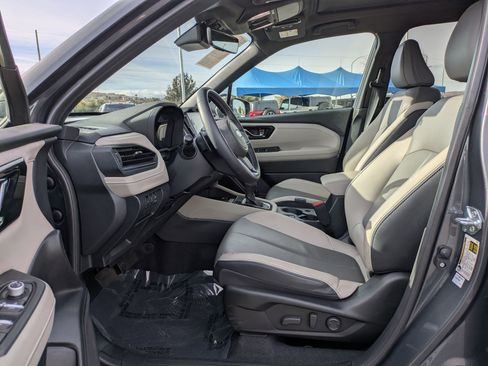 Used 2025 Subaru Forester Limited w/ Popular Package image 18