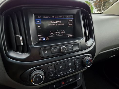 Used 2020 Chevrolet Colorado W/T w/ WT Convenience Package AWD/4WD image 17