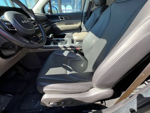 Used 2026 Kia Carnival FWD image 24
