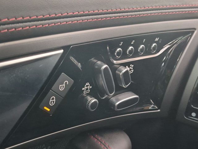 Used 2017 Jaguar F-TYPE R AWD/4WD image 14