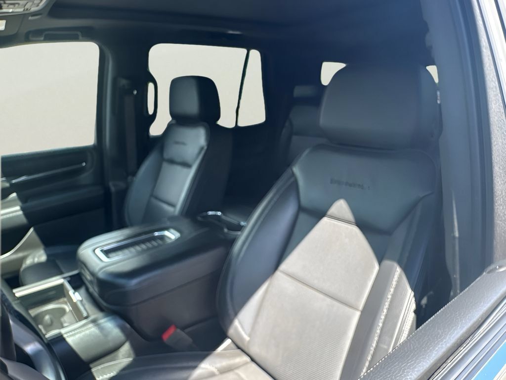 Used 2023 GMC Yukon Denali w/ LPO, Floor Liner Package AWD/4WD image 14