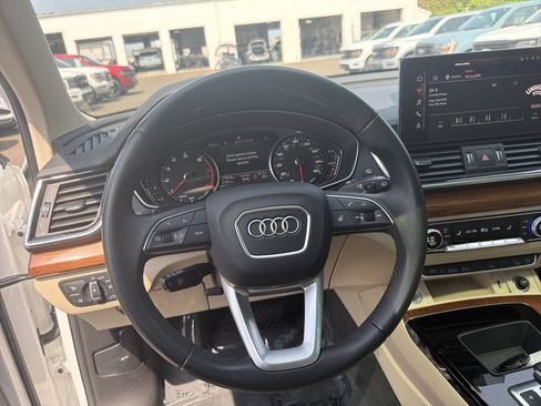 Used 2023 Audi Q5 2.0T Premium w/ Convenience Package AWD/4WD image 21