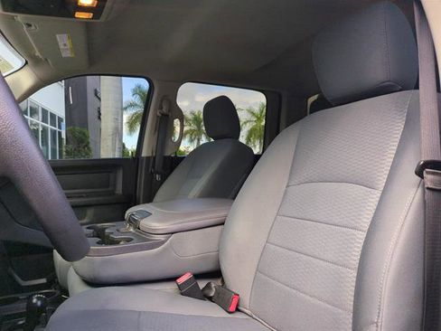 Used 2018 RAM 2500 Tradesman w/ Chrome Appearance Group image 42