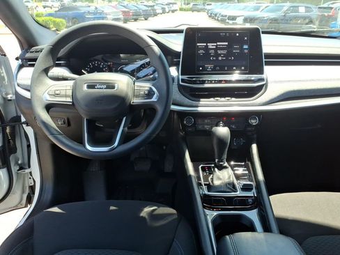 Used 2025 Jeep Compass Sport AWD/4WD image 7