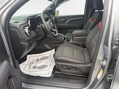 Certified 2024 Chevrolet Colorado Z71 w/ Z71 Convenience Package 2 image 12