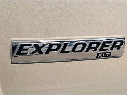 Used 2006 Ford Explorer XLT image 27