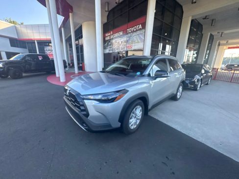 Used 2026 Toyota Corolla Cross LE FWD image 18