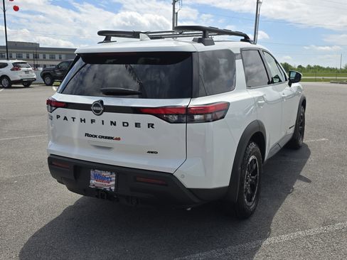 Used 2025 Nissan Pathfinder Rock Creek image 3