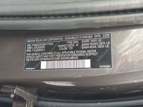 Certified 2025 Volvo XC60 B5 Plus image 37