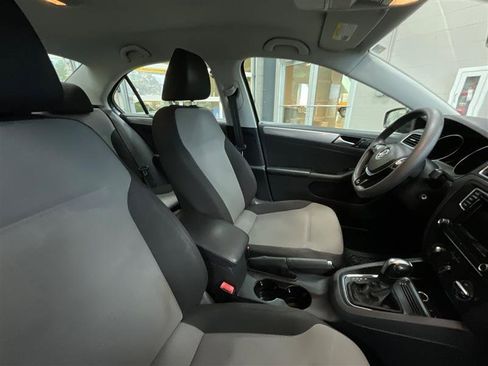 Used 2017 Volkswagen Jetta S image 26