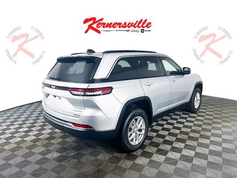 New 2025 Jeep Grand Cherokee Laredo X w/ Luxury Tech Group I image 7