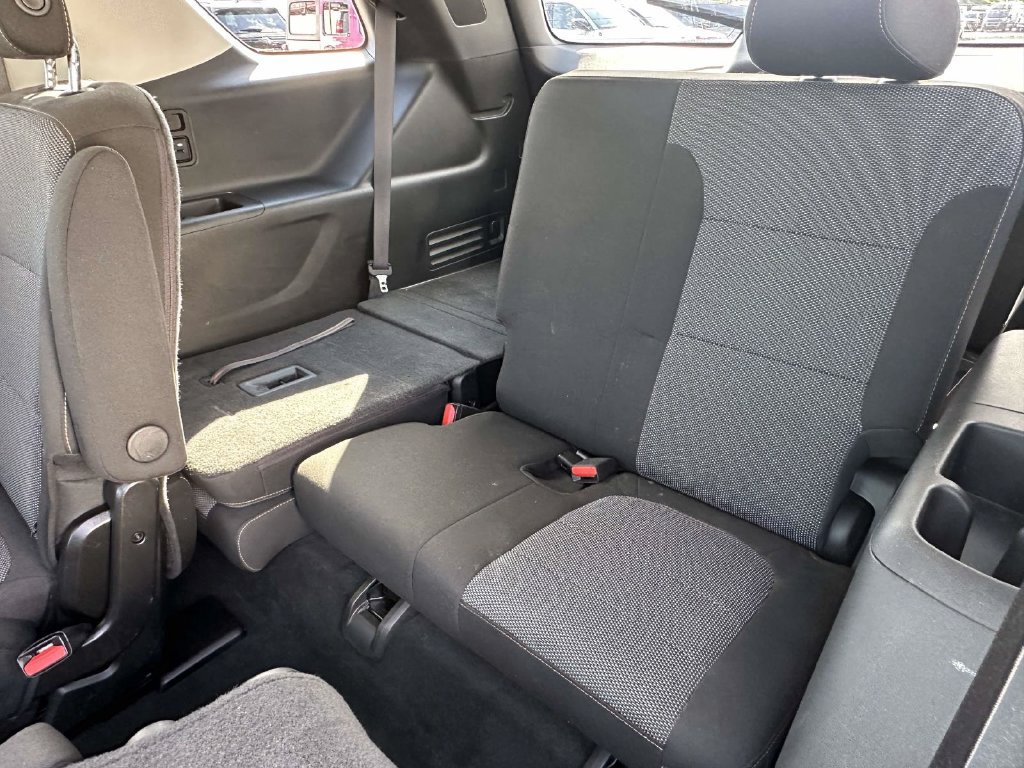 Used 2018 Chevrolet Traverse LT FWD image 11