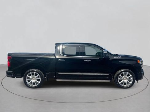 Used 2025 Chevrolet Silverado 1500 High Country w/ High Country Premium Package AWD/4WD image 34