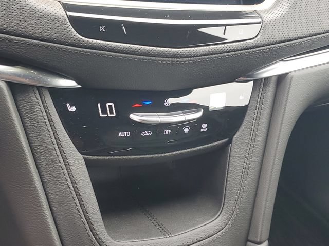 Certified 2024 Cadillac XT6 Luxury w/ LPO, Floor Liner Package AWD/4WD image 24