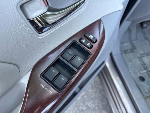 Used 2013 Toyota Sienna XLE FWD image 11