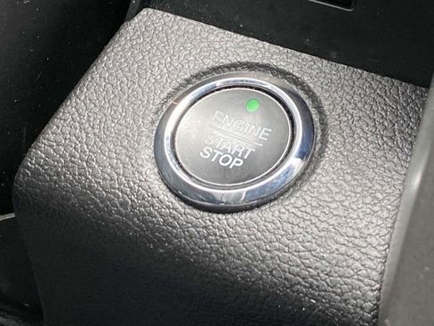 Used 2020 Ford Expedition XLT w/ Equipment Group 201A image 28