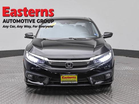 Used 2017 Honda Civic Touring image 2
