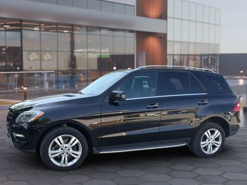 Used 2012 Mercedes-Benz ML 350 BlueTEC 4MATIC image 2